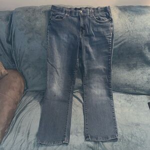 Gloria Vanderbilt 12 short Aubrey stretchy bootcut jeans damaged